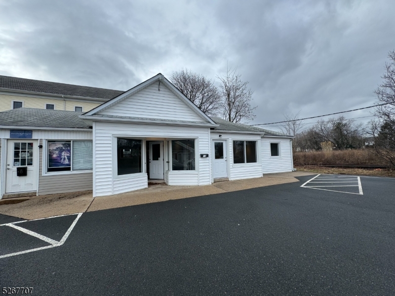 Paul Bunyoun Village - Commercial Lease