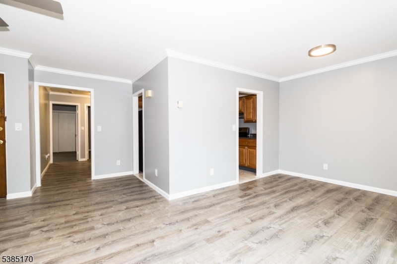 East Orange City, New Jersey 07017, United States, 2 Bedrooms Bedrooms, ,2 BathroomsBathrooms,Residential,Active,211319