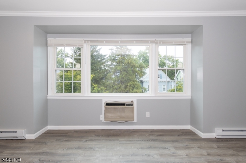 East Orange City, New Jersey 07017, United States, 2 Bedrooms Bedrooms, ,2 BathroomsBathrooms,Residential,Active,211319