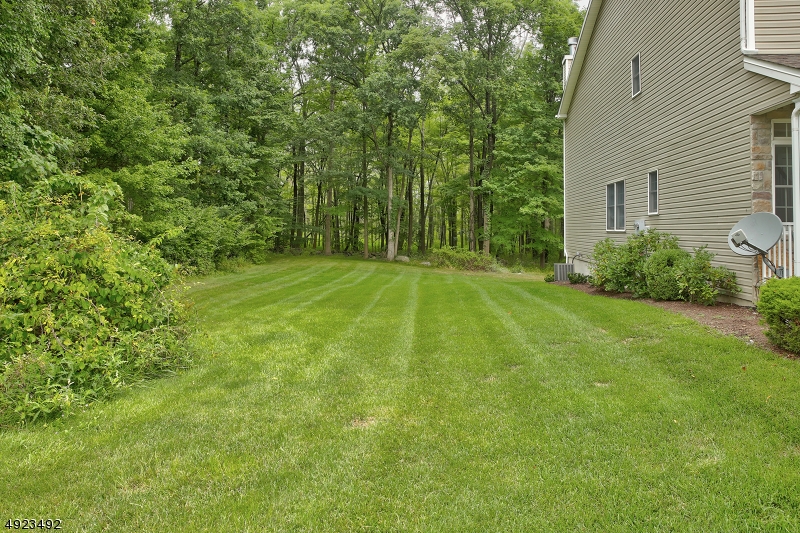 Mazdabrook Commons - Residential Lease