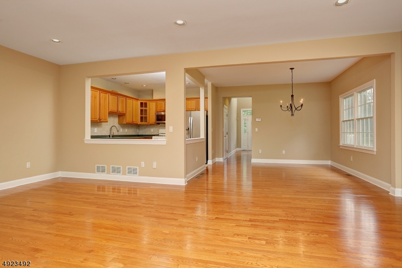 Mazdabrook Commons - Residential Lease