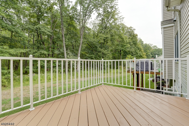 Mazdabrook Commons - Residential Lease