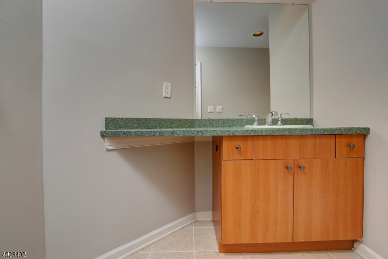 Mazdabrook Commons - Residential Lease