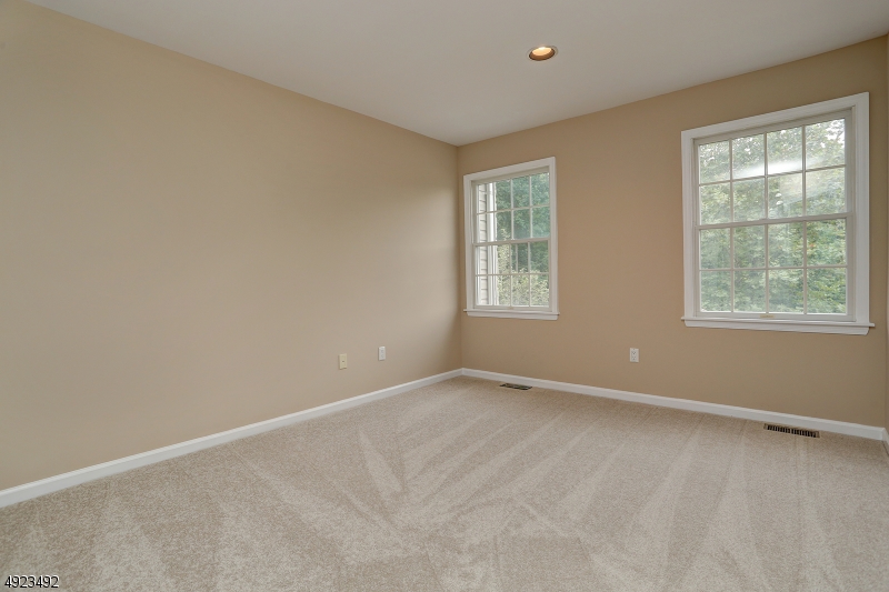 Mazdabrook Commons - Residential Lease