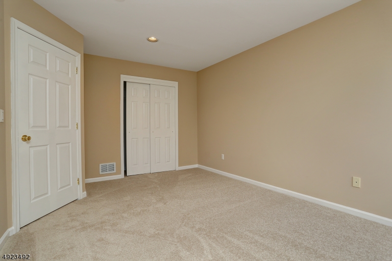 Mazdabrook Commons - Residential Lease