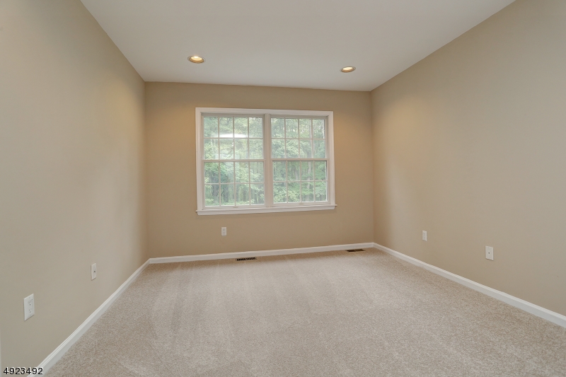 Mazdabrook Commons - Residential Lease