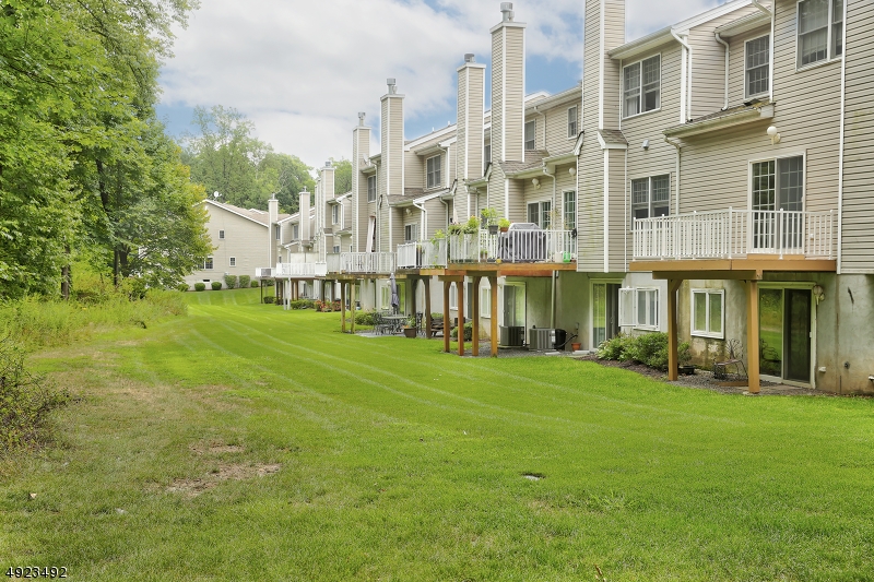 Mazdabrook Commons - Residential Lease