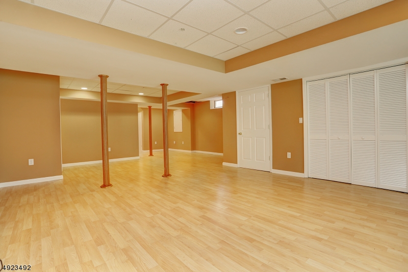 Mazdabrook Commons - Residential Lease