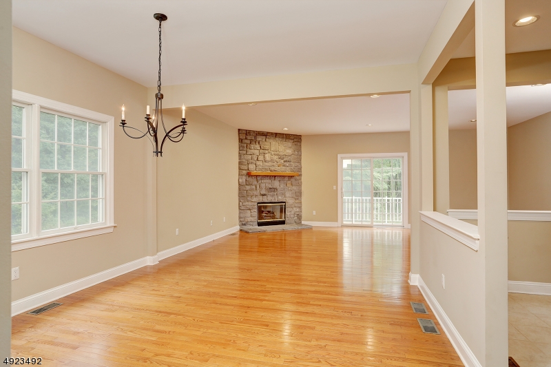 Mazdabrook Commons - Residential Lease