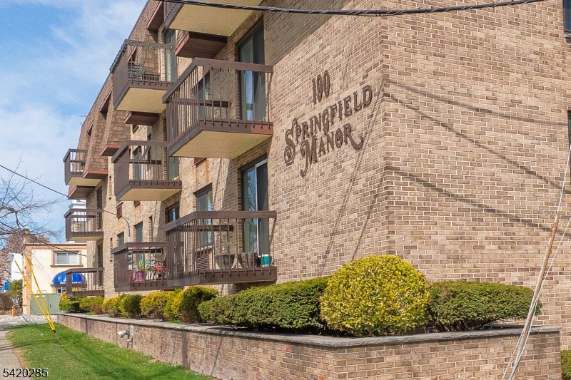 Springfield Manor - Residential