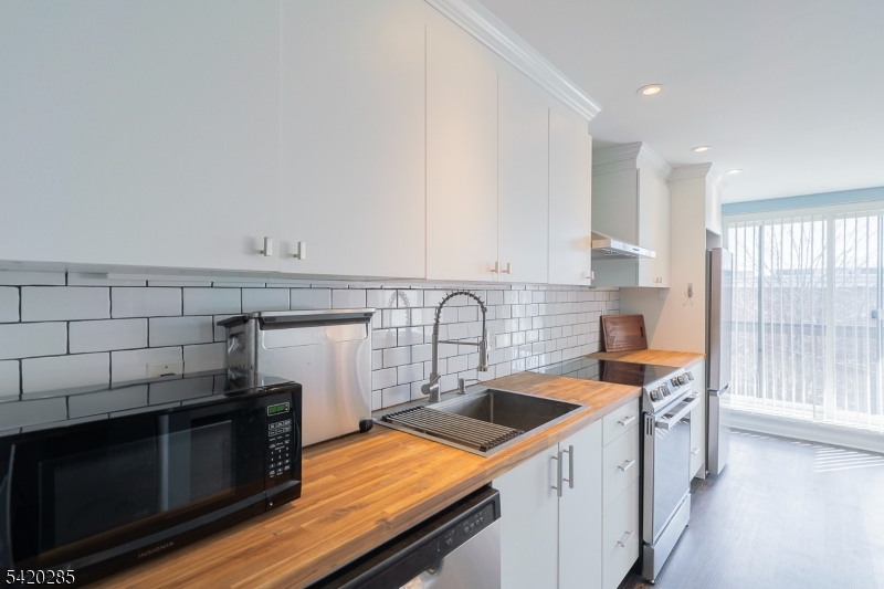 Springfield Manor - Residential