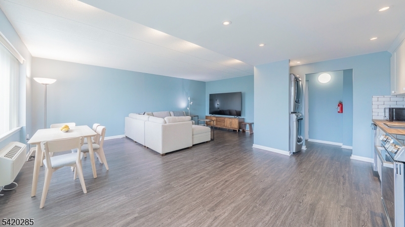 Springfield Manor - Residential