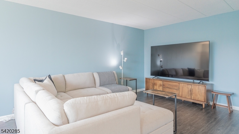 Springfield Manor - Residential