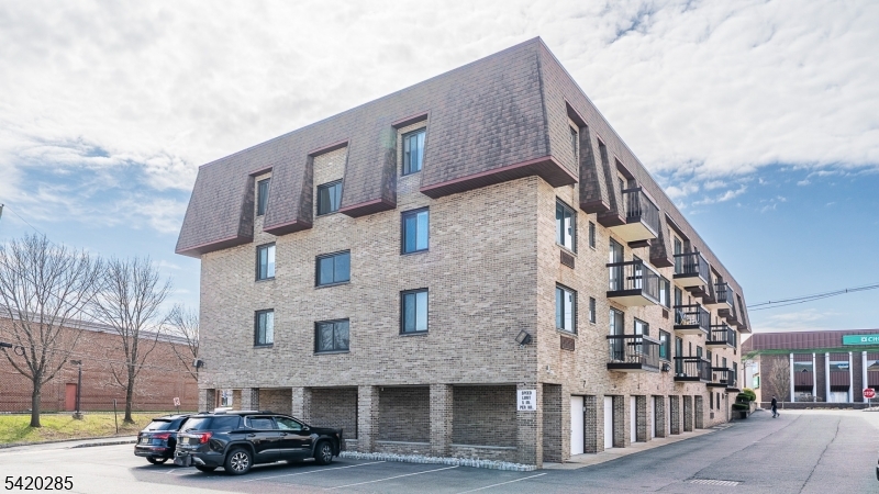 Springfield Manor - Residential