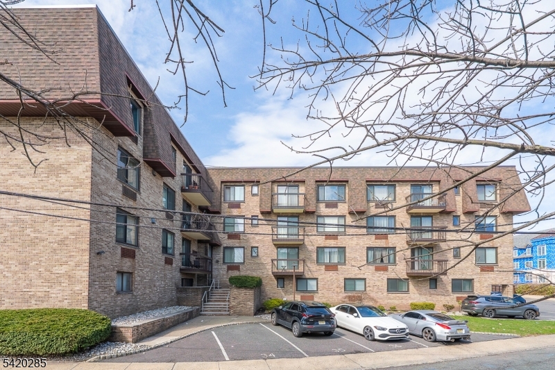 Springfield Manor - Residential