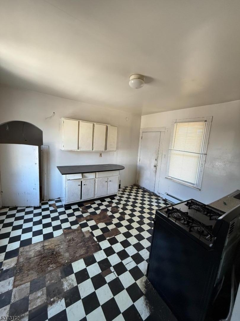 City Of Orange Twp., New Jersey 07050, United States, 2 Bedrooms Bedrooms, ,4 BathroomsBathrooms,Residential,Active,175563