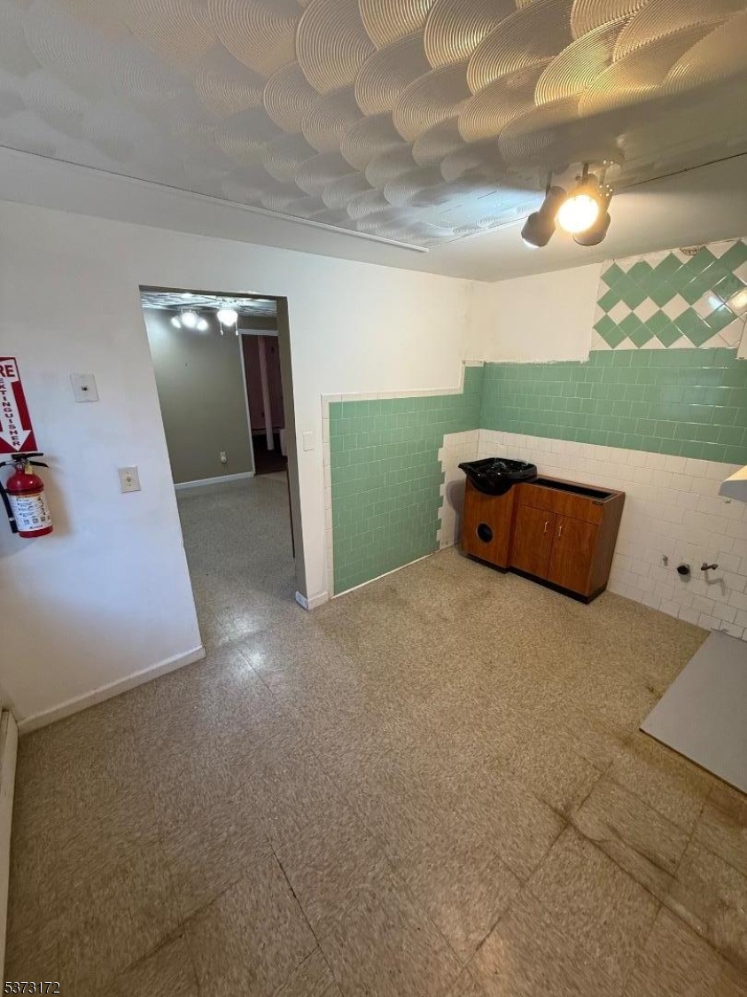 City Of Orange Twp., New Jersey 07050, United States, 2 Bedrooms Bedrooms, ,4 BathroomsBathrooms,Residential,Active,175563