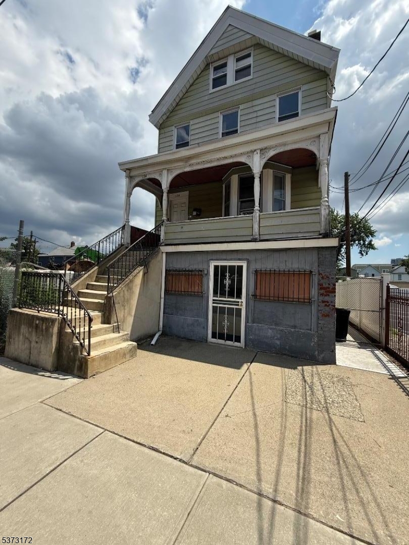 City Of Orange Twp., New Jersey 07050, United States, 2 Bedrooms Bedrooms, ,4 BathroomsBathrooms,Residential,Active,175563