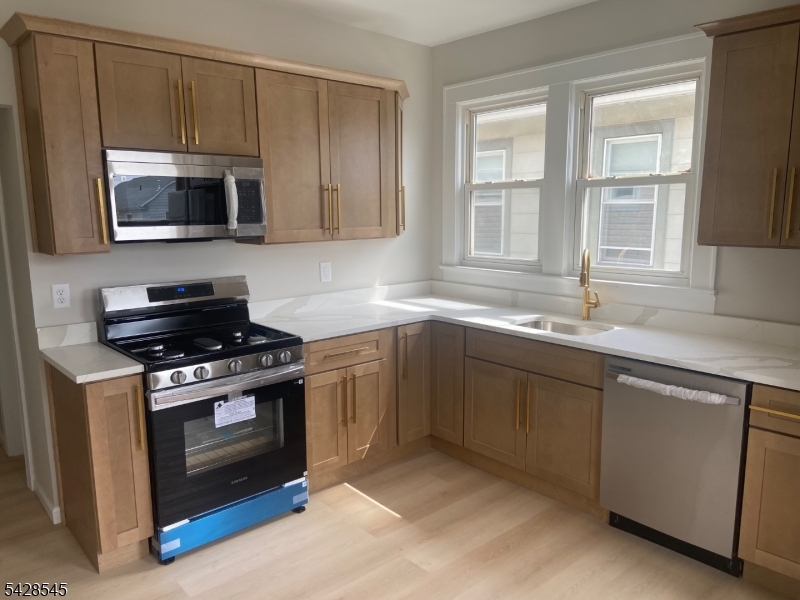 Kellogg Park - Residential Income