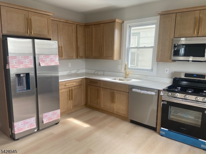 Kellogg Park - Residential Income