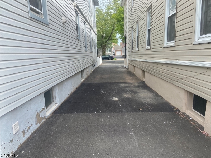 Kellogg Park - Residential Income