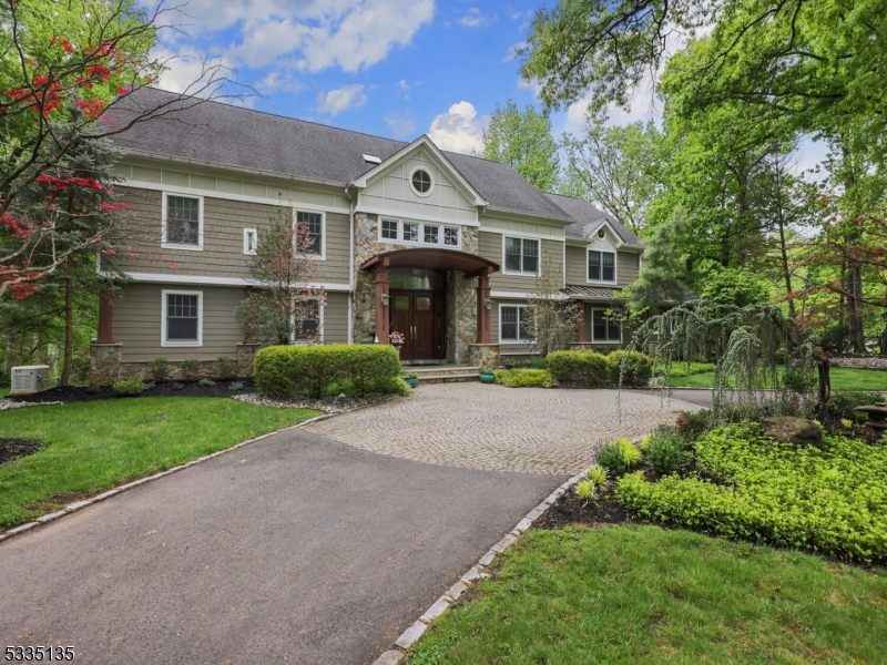 20 Allenby Ln