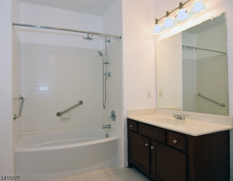 Four Seasons - Residential