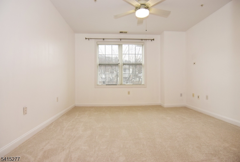 Four Seasons - Residential