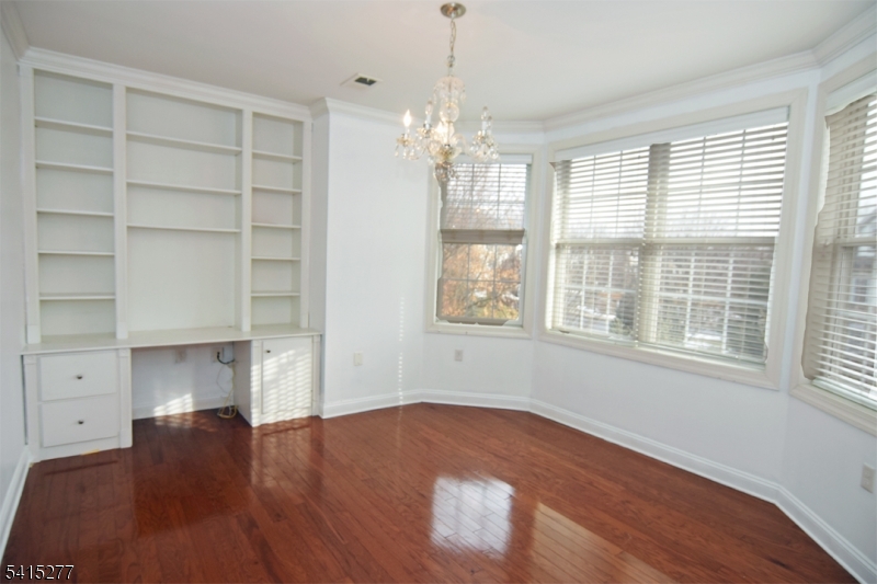 Four Seasons - Residential