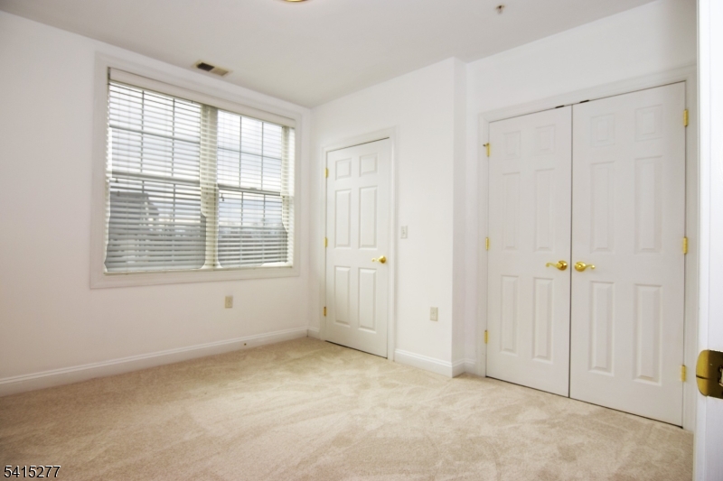 Four Seasons - Residential