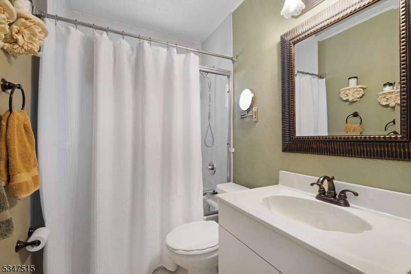 South Bound Brook Boro, New Jersey 08880, United States, 3 Bedrooms Bedrooms, ,1 BathroomBathrooms,Residential,Coming Soon,99019