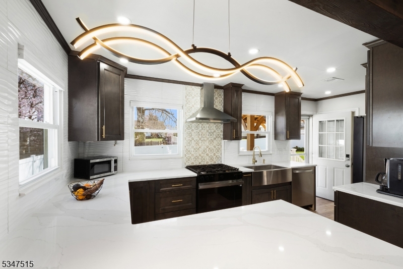 South Bound Brook Boro, New Jersey 08880, United States, 3 Bedrooms Bedrooms, ,1 BathroomBathrooms,Residential,Coming Soon,99019