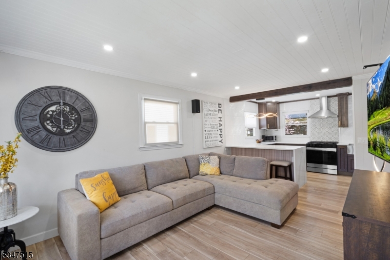 South Bound Brook Boro, New Jersey 08880, United States, 3 Bedrooms Bedrooms, ,1 BathroomBathrooms,Residential,Coming Soon,99019