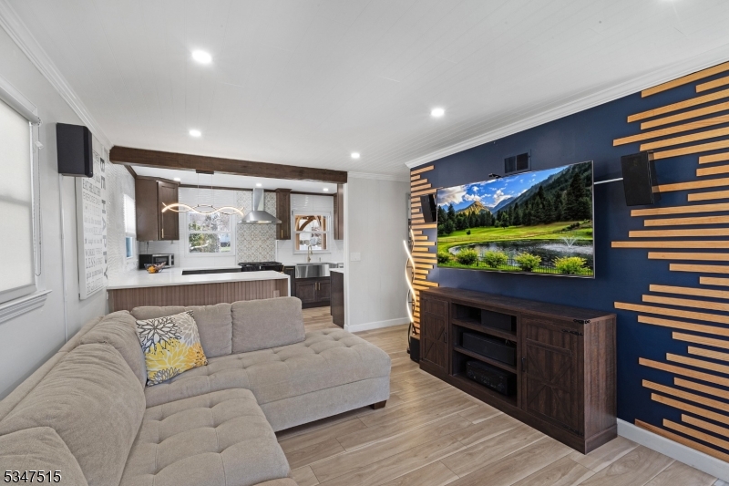 South Bound Brook Boro, New Jersey 08880, United States, 3 Bedrooms Bedrooms, ,1 BathroomBathrooms,Residential,Coming Soon,99019