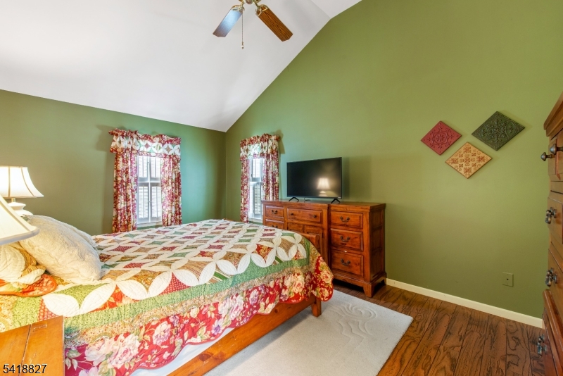 LAKEVIEW - Residential