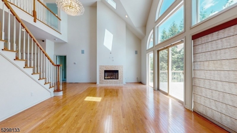 Photo 5 of 24 of 1 White Oak Ct house