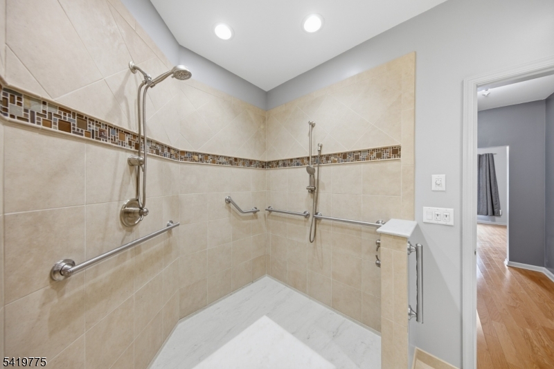 Fox Hills - Residential