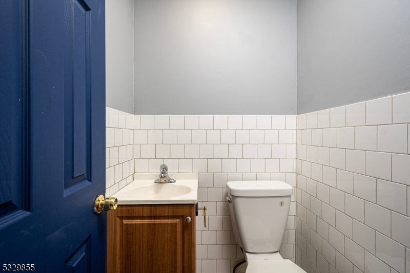 Journal Swuare - Commercial Lease