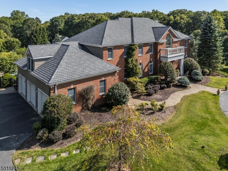 4 Hook Mountain Dr