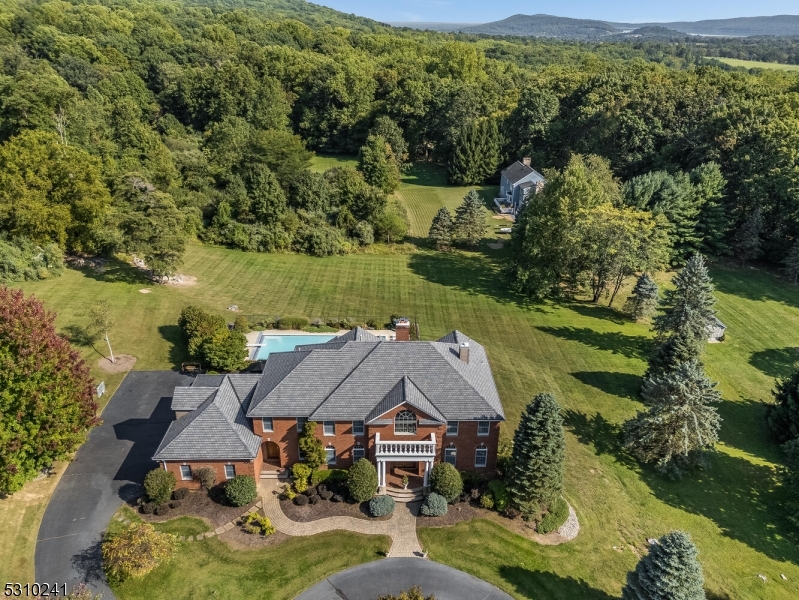 4 Hook Mountain Dr