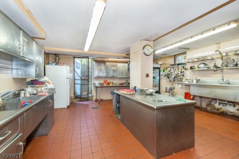 Towaco - Commercial Sale