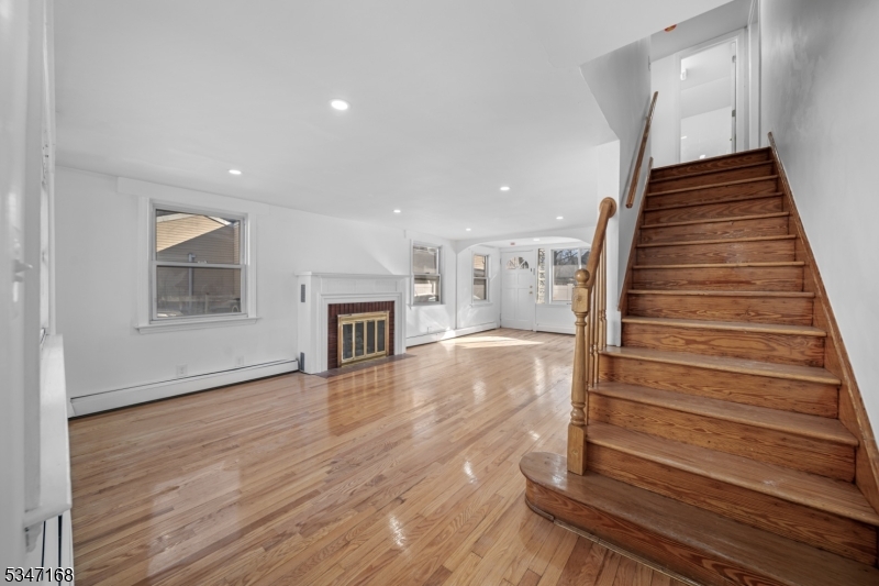 7 Weaver St