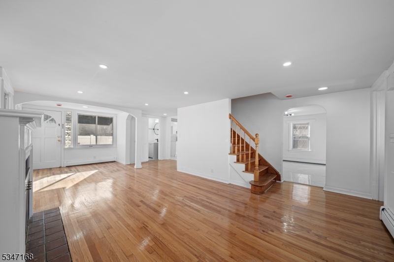 7 Weaver St