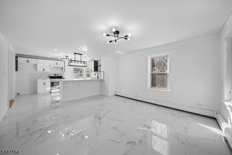 7 Weaver St