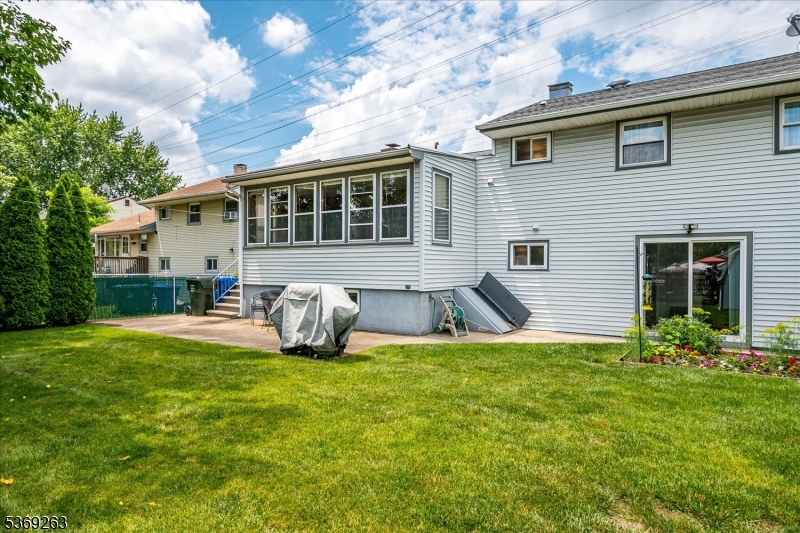 Woodbridge Twp., New Jersey 08863, United States, 4 Bedrooms Bedrooms, ,2 BathroomsBathrooms,Residential,Active,164387