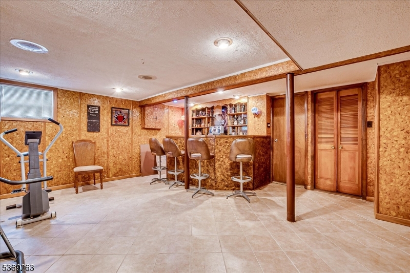 Woodbridge Twp., New Jersey 08863, United States, 4 Bedrooms Bedrooms, ,2 BathroomsBathrooms,Residential,Active,164387