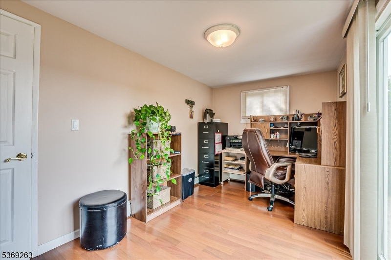 Woodbridge Twp., New Jersey 08863, United States, 4 Bedrooms Bedrooms, ,2 BathroomsBathrooms,Residential,Active,164387