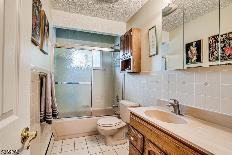 Woodbridge Twp., New Jersey 08863, United States, 4 Bedrooms Bedrooms, ,2 BathroomsBathrooms,Residential,Active,164387