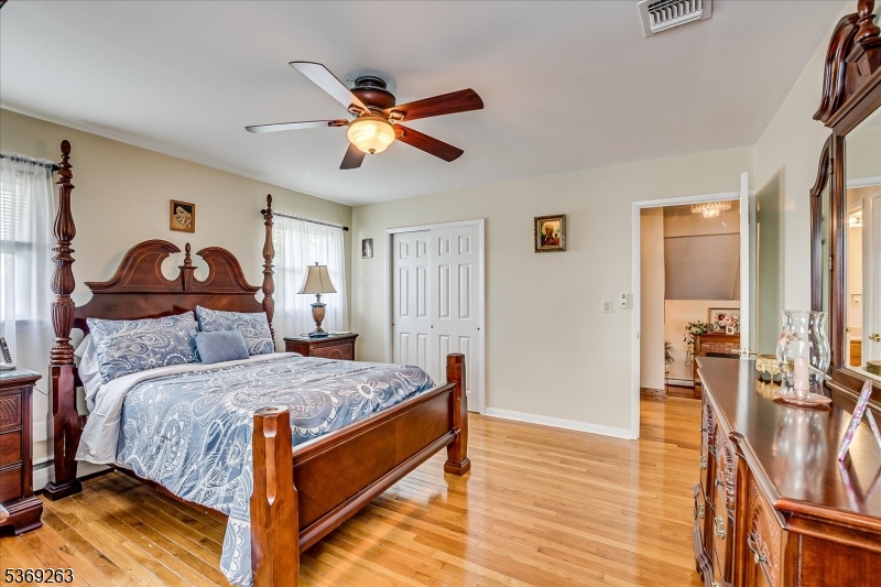 Woodbridge Twp., New Jersey 08863, United States, 4 Bedrooms Bedrooms, ,2 BathroomsBathrooms,Residential,Active,164387