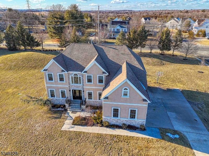 2 Kristen Ct